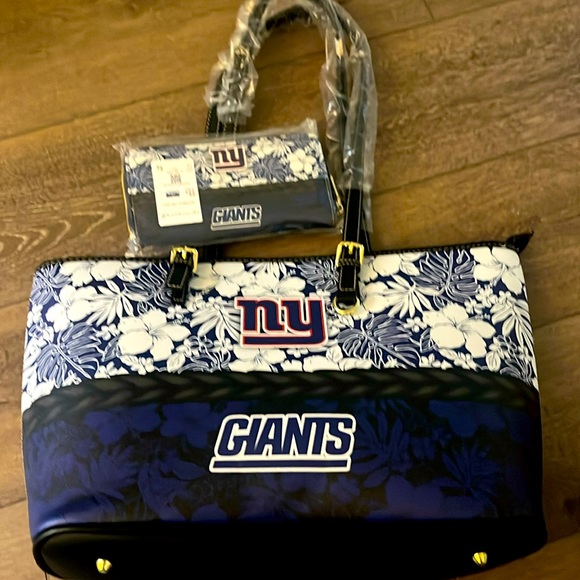 Ny Giants Handbags - NIP! Women’s NY Giants Zippered Tote w/ matching wallet